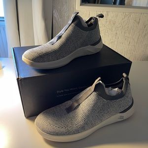 Vionic Shoes - grey